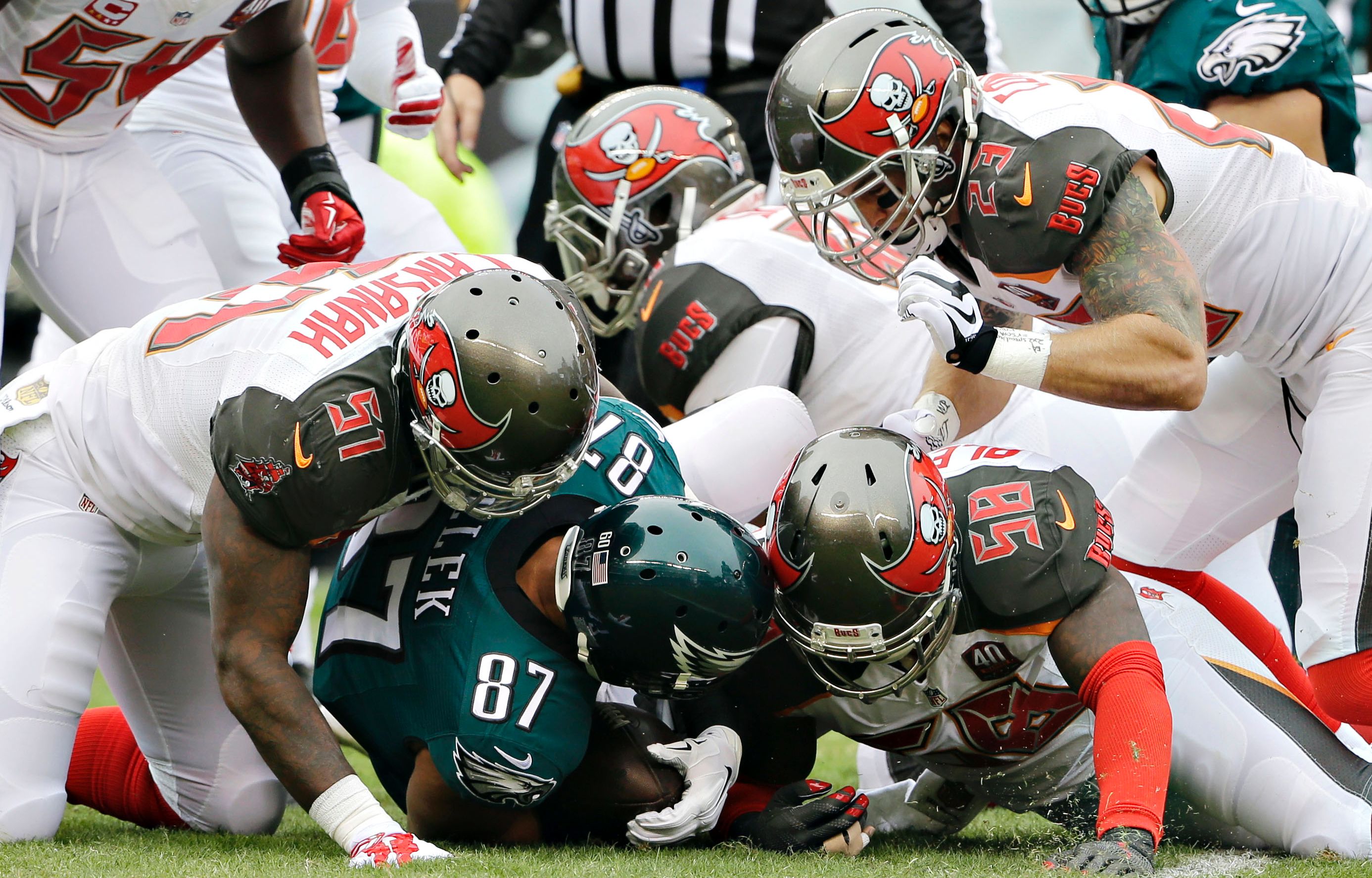 Brent Celek - Photos: Buccaneers Vs. Eagles - ESPN