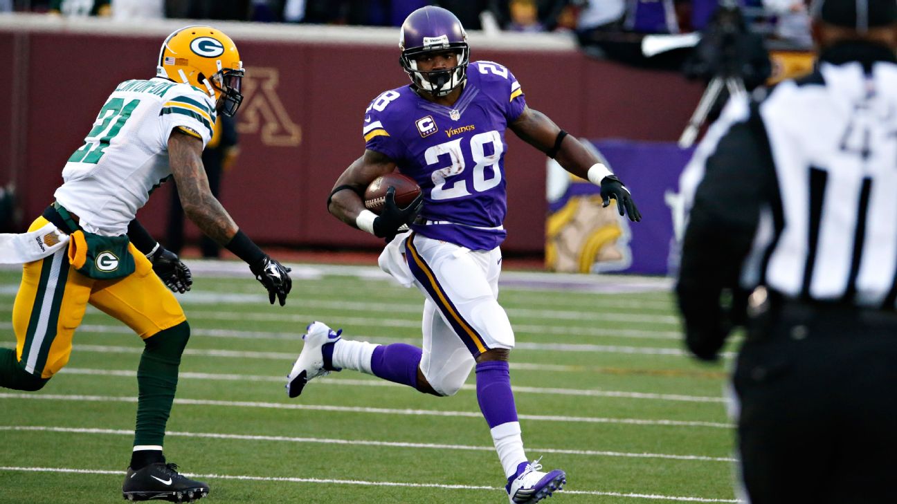 WATCH: Adrian Peterson brutally knocks out his sparring partner