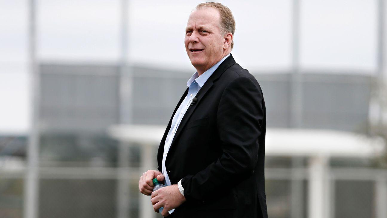 Curt Schilling says he'll run for U.S. Senate if his wife lets him