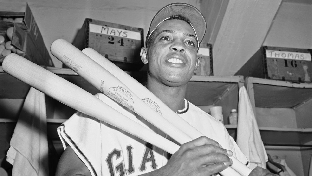 Aaron edges Musial, Schoendienst for 1957 NL MVP