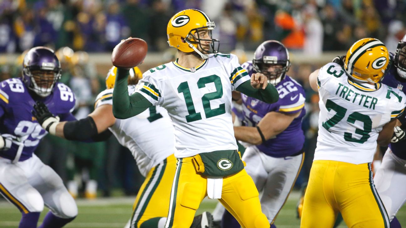 Packers Champion Quarterback Brett Favre Bart Starr and Aaron