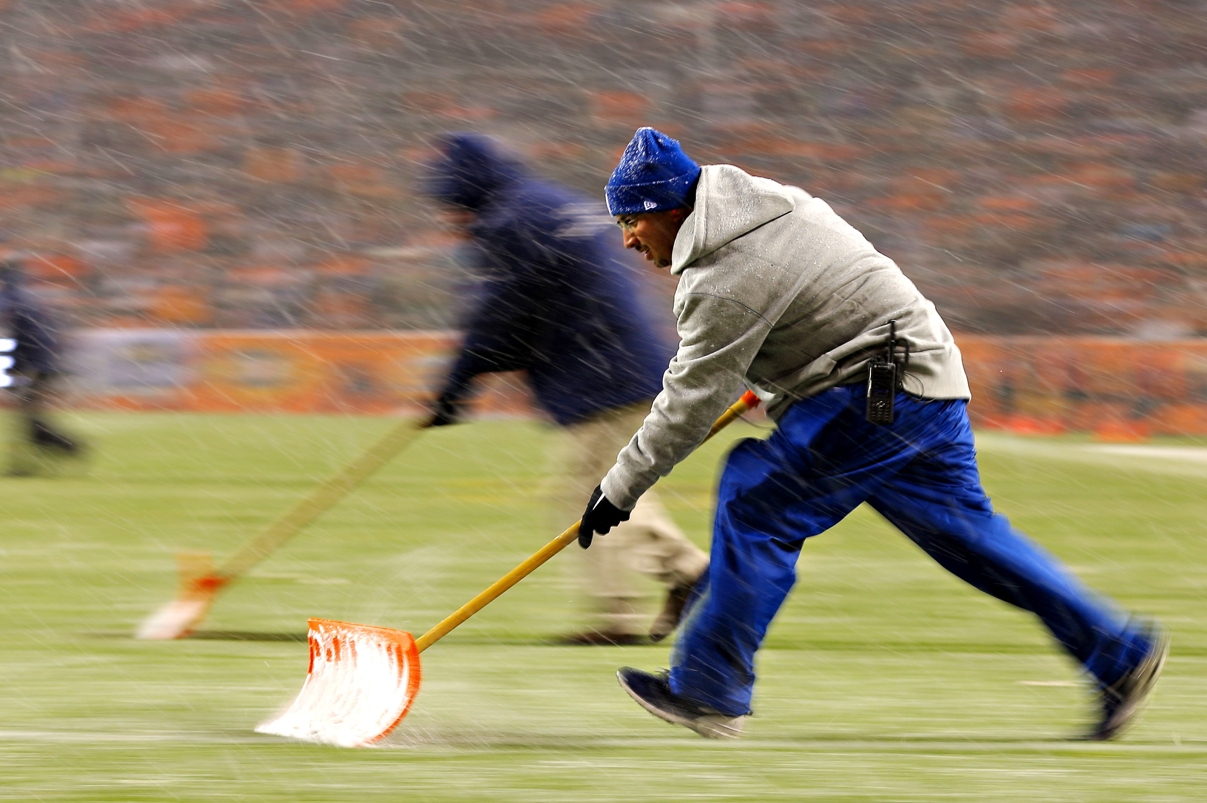 snow-photos-patriots-vs-broncos-espn