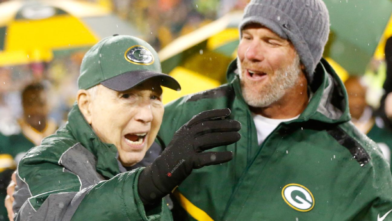 Green Bay Packers Photo: Bart Starr, Aaron Rodgers, and Brett