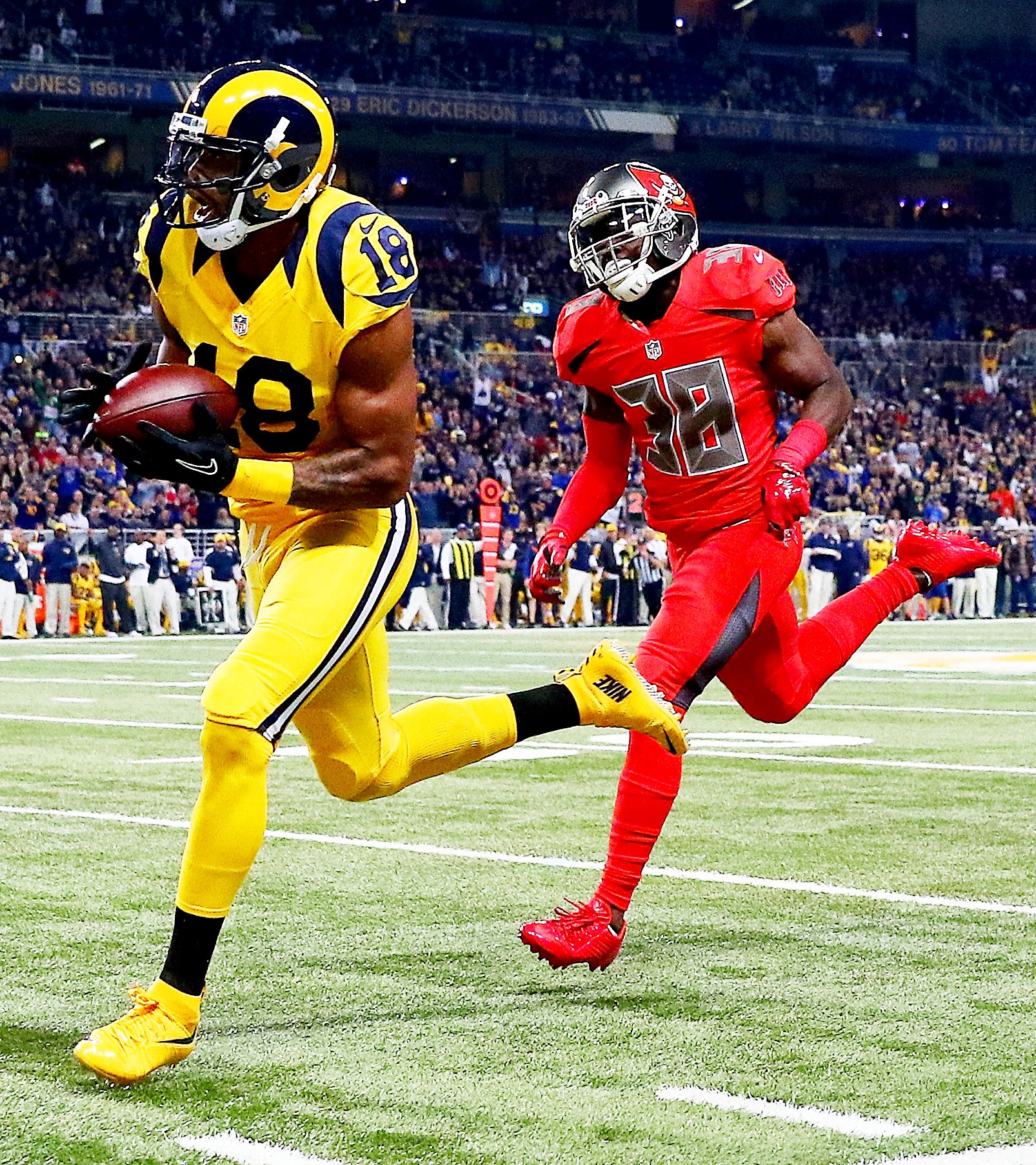 Photos: Buccaneers vs. Rams - ESPN