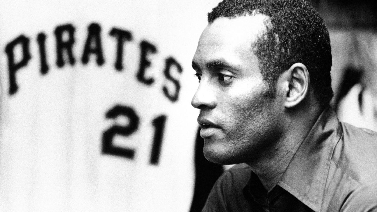 Puerto Rican players pushing for MLB to retire Clemente's number