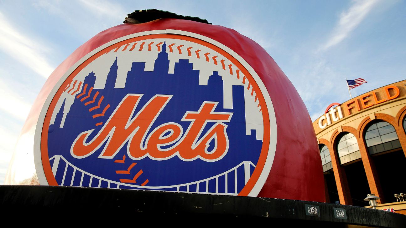 Mets apologize for putting two living players in memorial montage