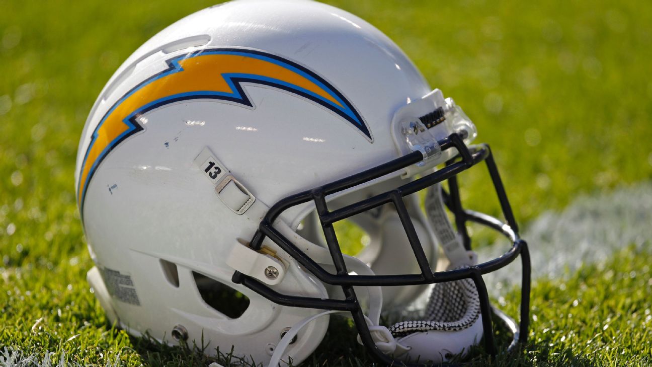 Smith, winningest GM in Chargers’ history, dies