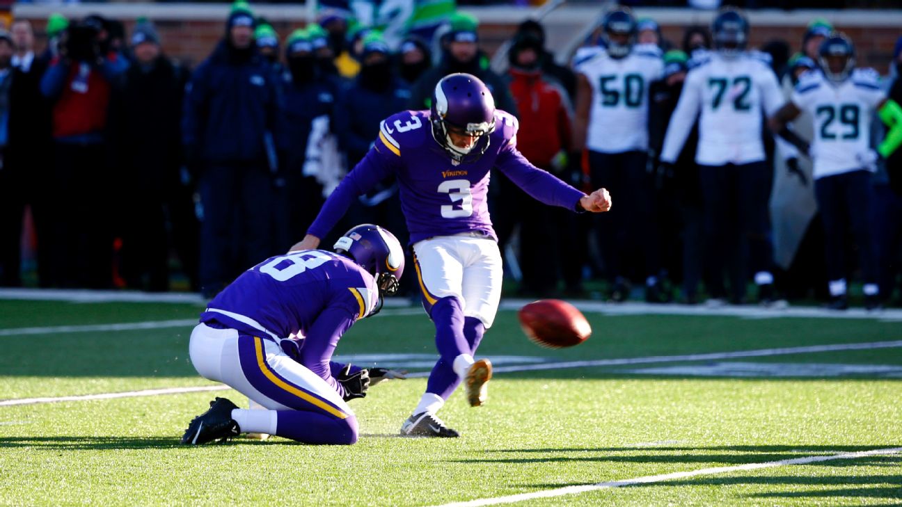 Playoff misses bring Gary Anderson, Blair Walsh together