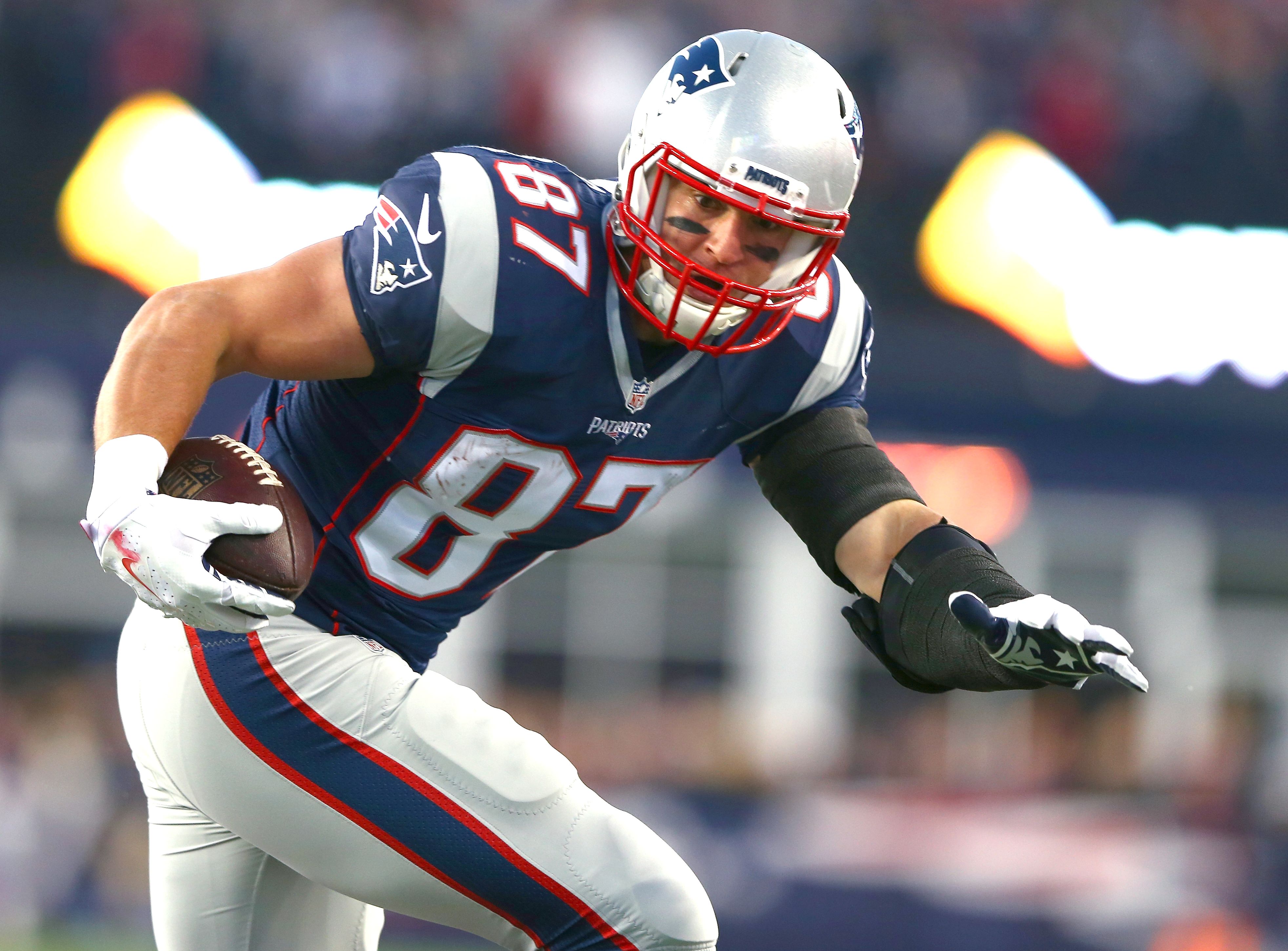 Г роб. Rob Gronkowski Madden 17's. Rob Gronkowski the Madden NFL Curse. Роб Хипс. Rob Gronkowski: Madden NFL Curse game.