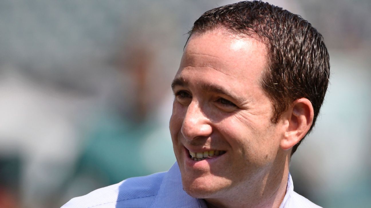 Ex-NFL exec: Eagles' Howie Roseman could've bolted over Chip Kelly fiasco  (and where would they be?) 