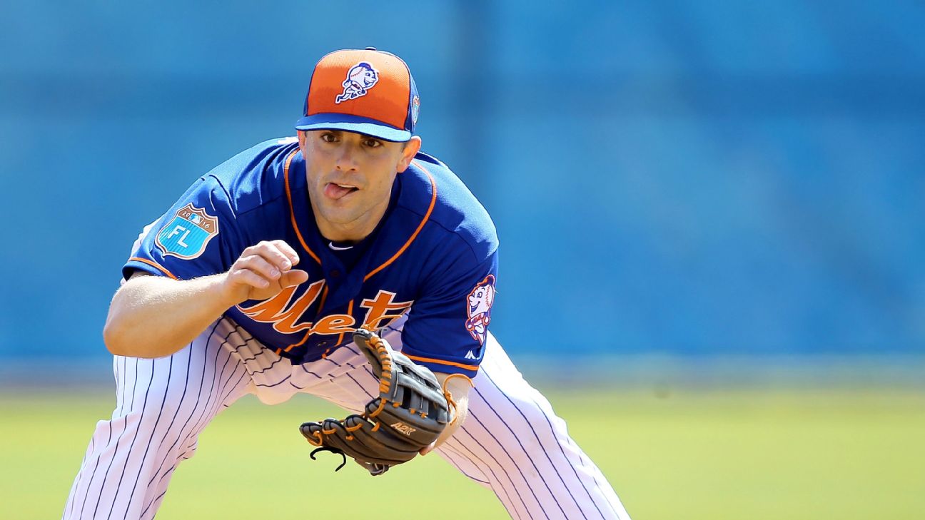 DAVID WRIGHT warms up before Game 3 - Game 3