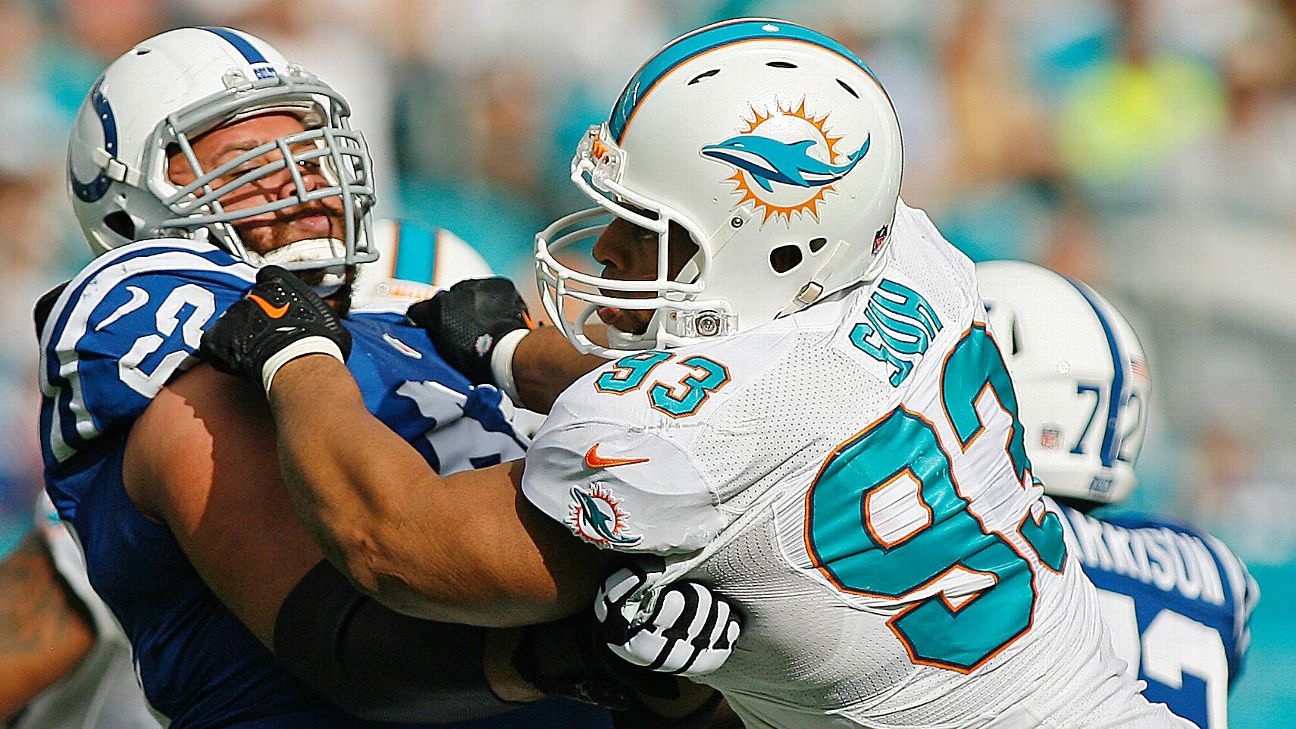 Dolphins restructure Suh, Misi; cut Jennings 