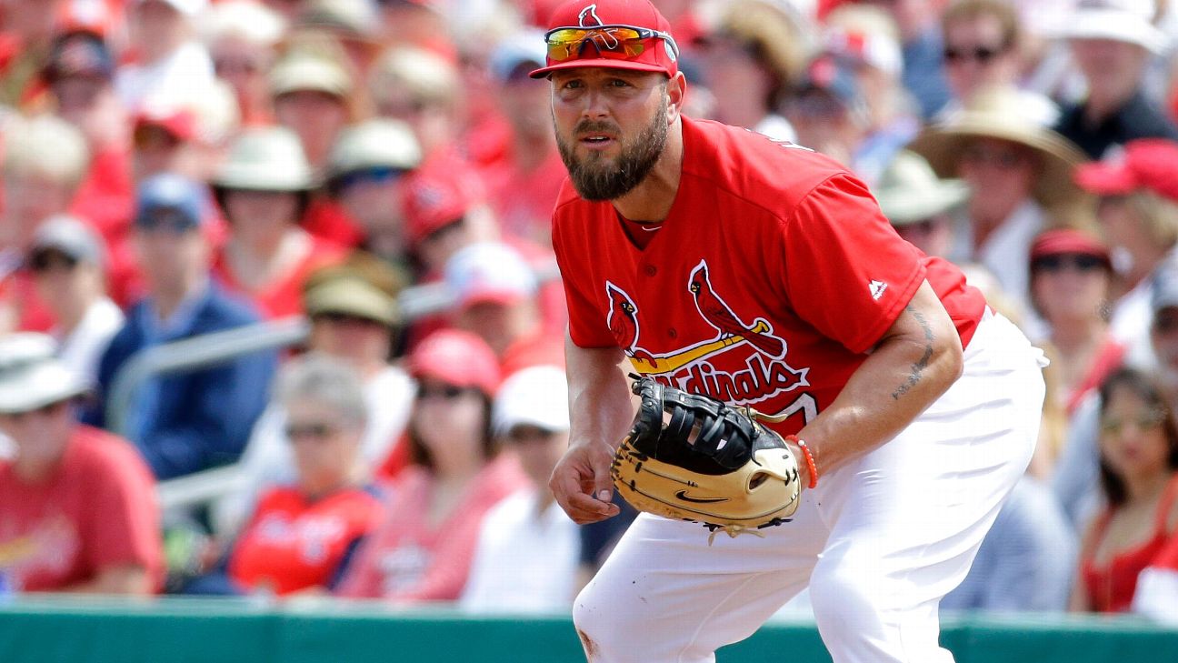 Cardinals' Matt Holliday debuts at first base