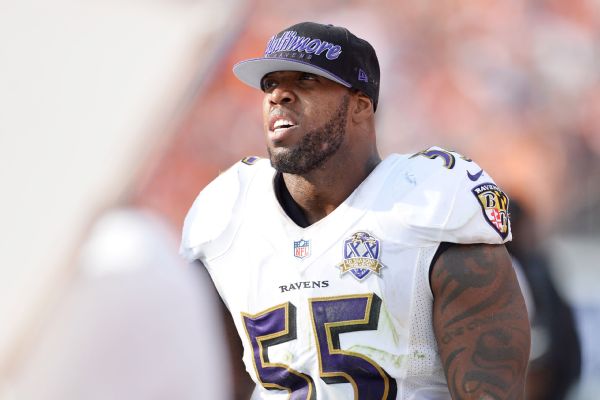 Source: Ravens LB Terrell Suggs tore left biceps in loss to Giants