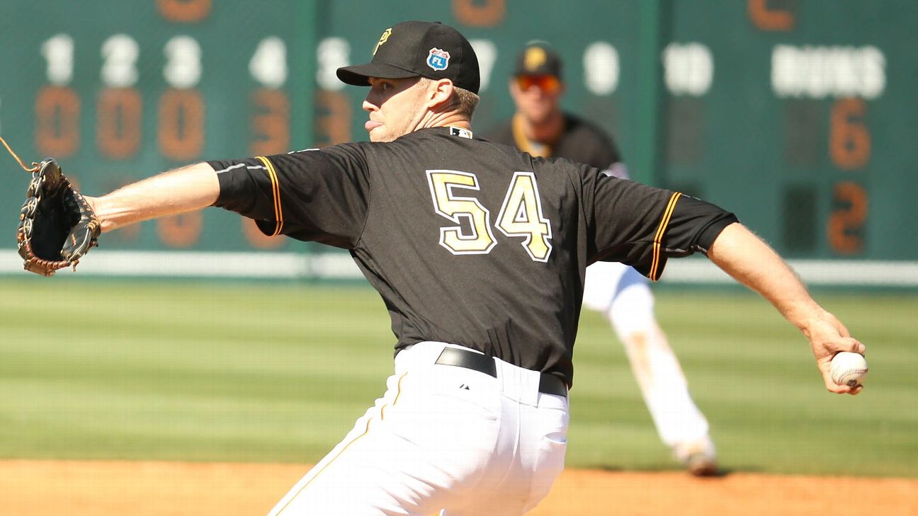 Ben Zobrist Game-Used Jersey -- Zobrist 1 for 4 -- Cubs at Pirates