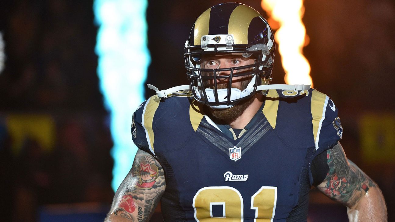 Four things that tied Chris Long to New England (like his dad Howie) before  signing with the Patriots 