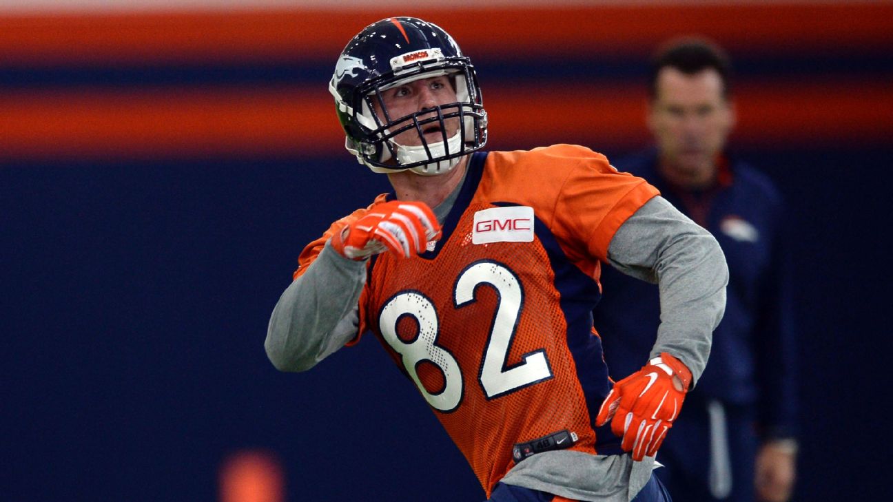 Denver Broncos tight end Jeff Heuerman (82) takes part in drills