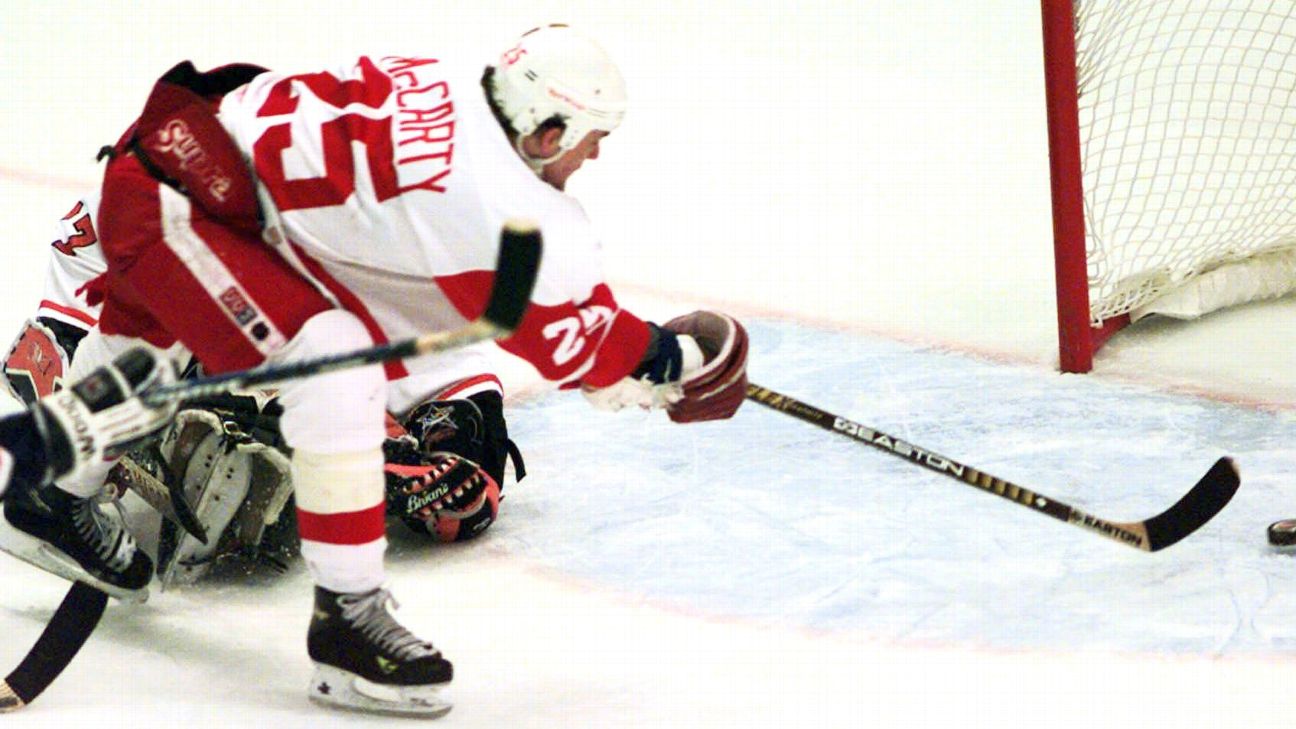 Claude Lemieux vs. Darren McCarty, November 11, 1997 - Colorado Avalanche  vs. Detroit Red Wings