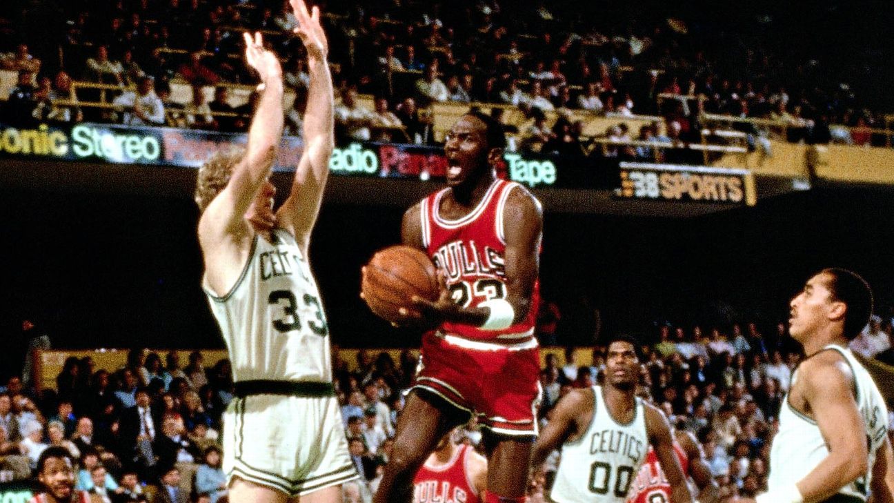 Orlando Woolridge went behind the back for this assist to George Gervin!