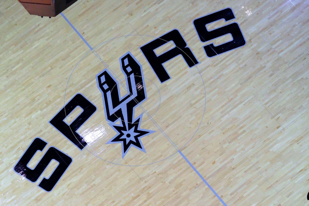 Spurs owner insists team to stay in San Antonio