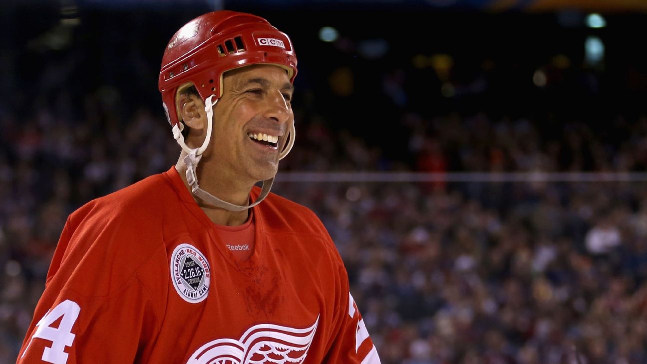 Chris Chelios: Inside his decision to leave Detroit Red Wings