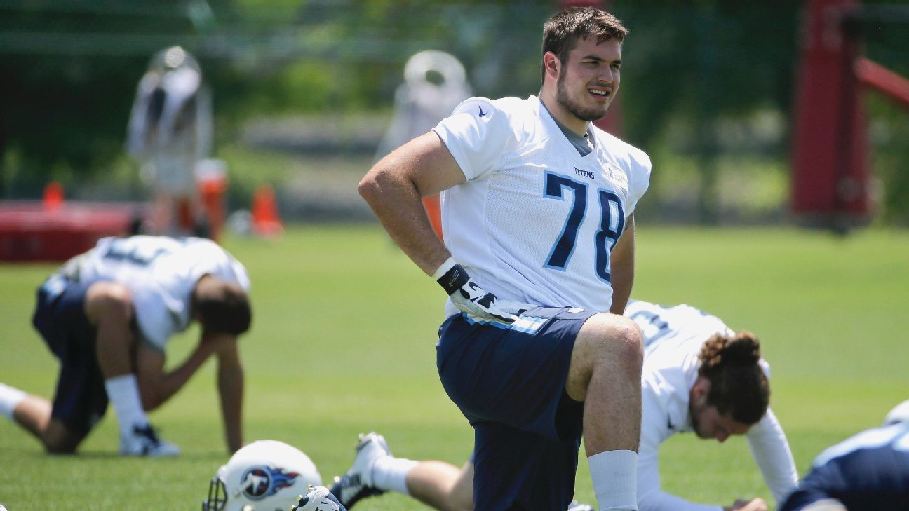 Tennessee Titans first rounder Jack Conklin practicing at both