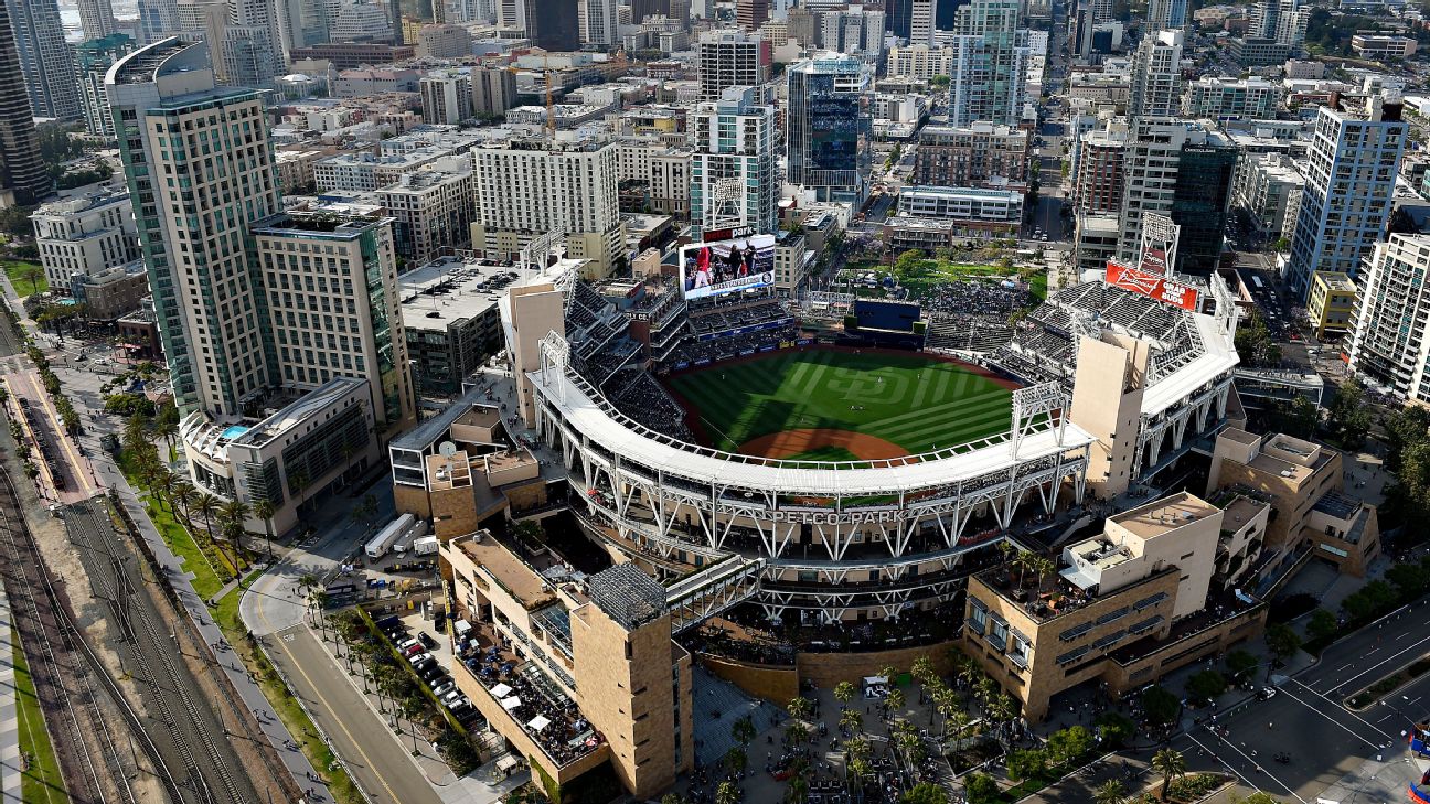 MLB to investigate national anthem mishap at Padres game