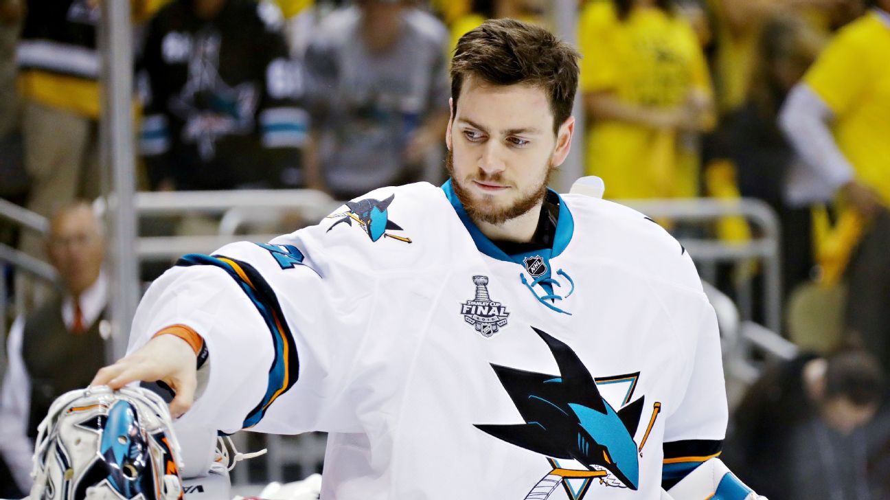 Bruins trade G Martin Jones to Sharks for 2016 1st round pick, prospect 