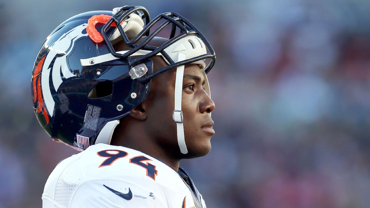 Report: DeMarcus Ware takes a pay cut to stay with the Broncos