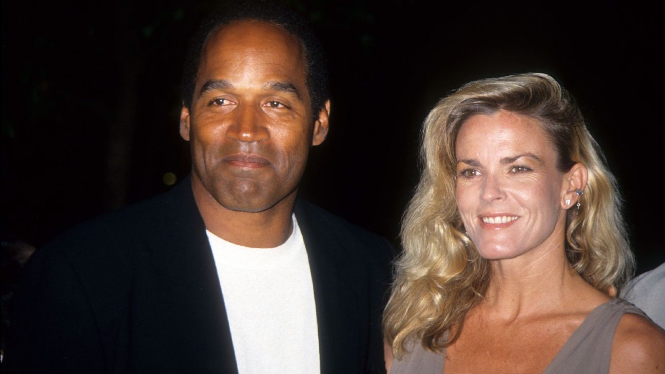 O.J. Simpson joins Twitter as image rehab begins