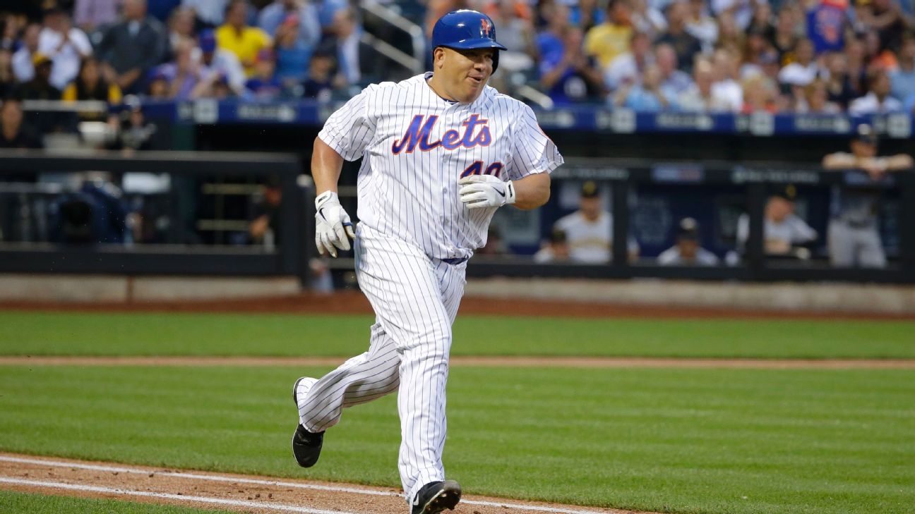 Bartolo Colon shows off his wheels to teammates' delight 