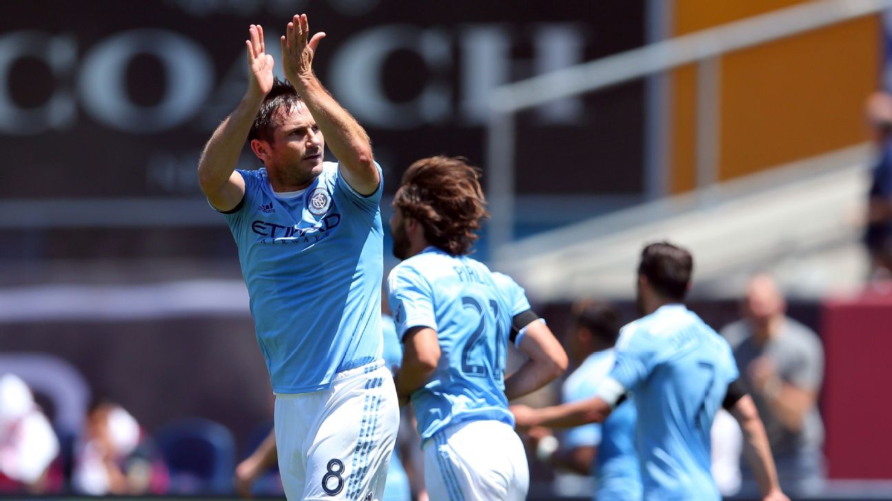 PHOTO: USMNT's Chris Wondolowski has name misspelled on jersey