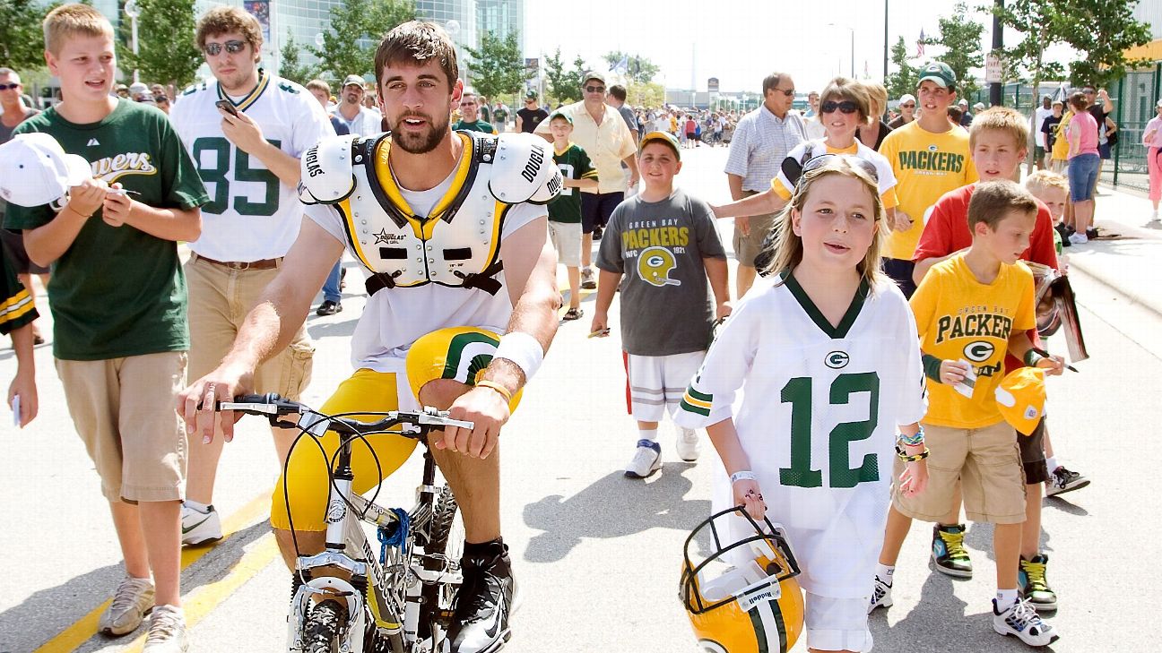 When My Wish recipient Anna Schmidt met Green Bay Packers Aaron Rodgers -  ESPN