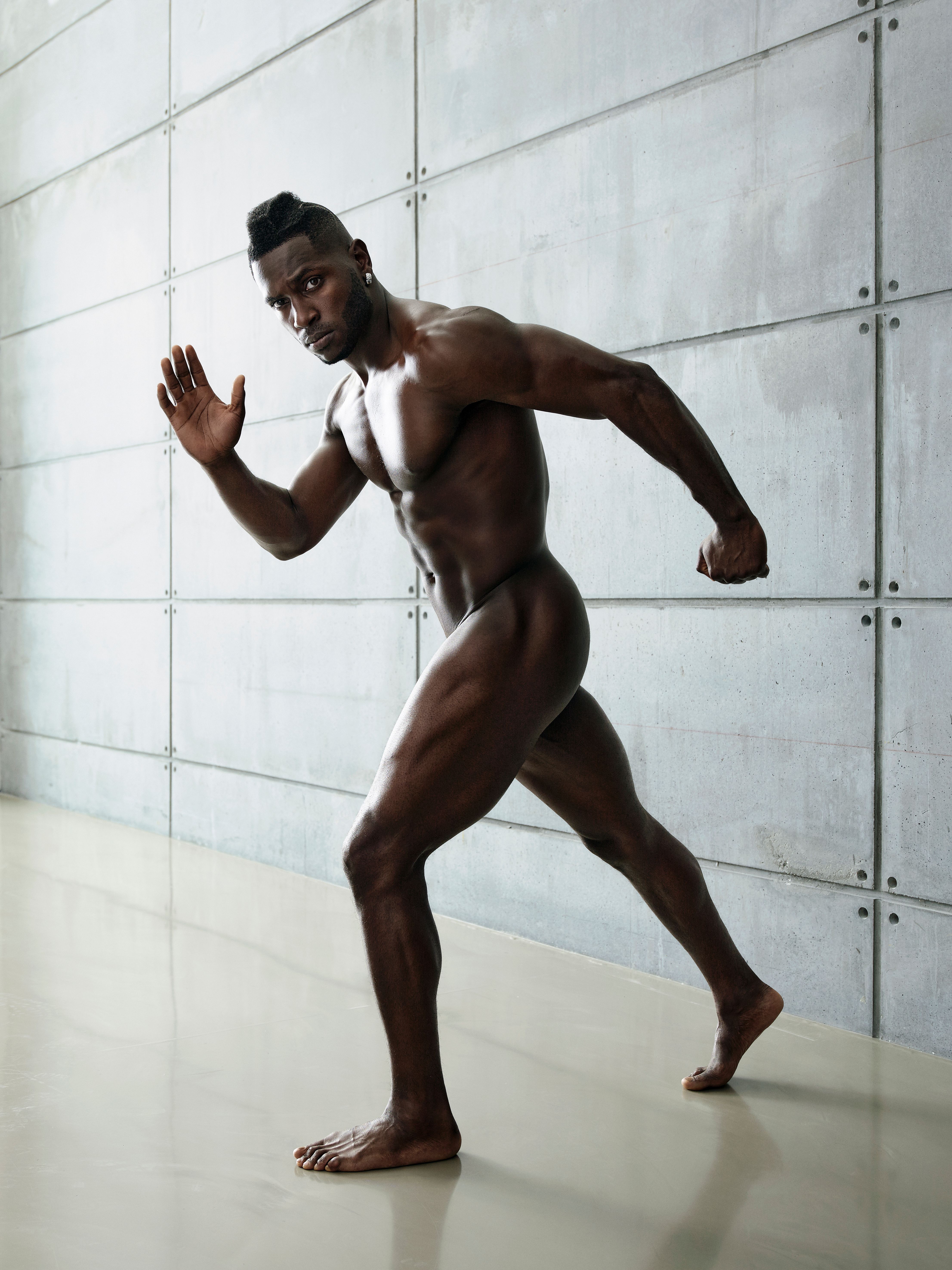 View hi-res photos of Body Issue 2016: Antonio Brown Behind the Scenes on E...