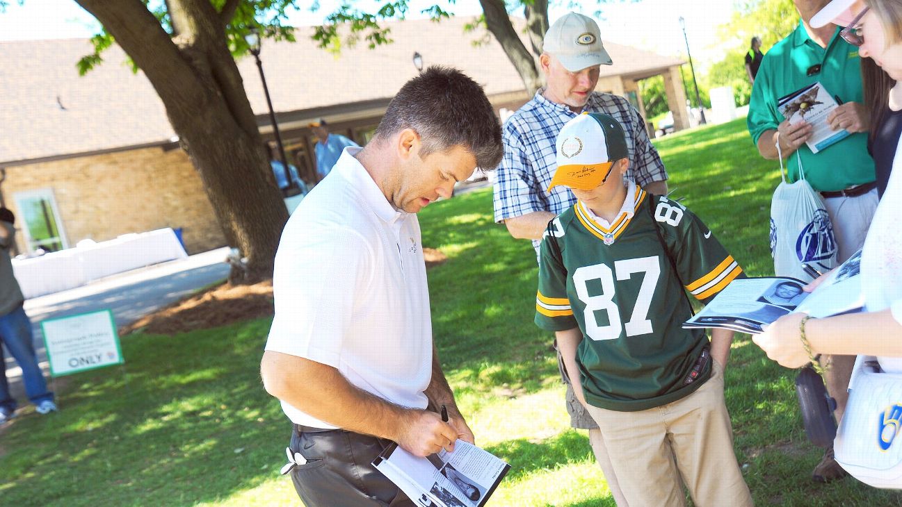 For Mason Crosby, home is where the heart -- and charity work -- is - ESPN  - Green Bay Packers Blog- ESPN