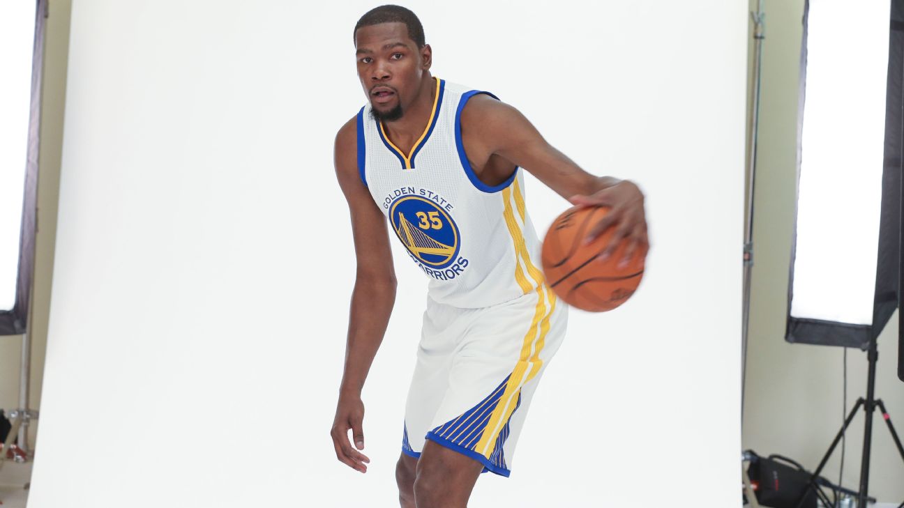 Golden State Warriors Forward Kevin Durant Shows Off His New Tupac Leg Tattoo