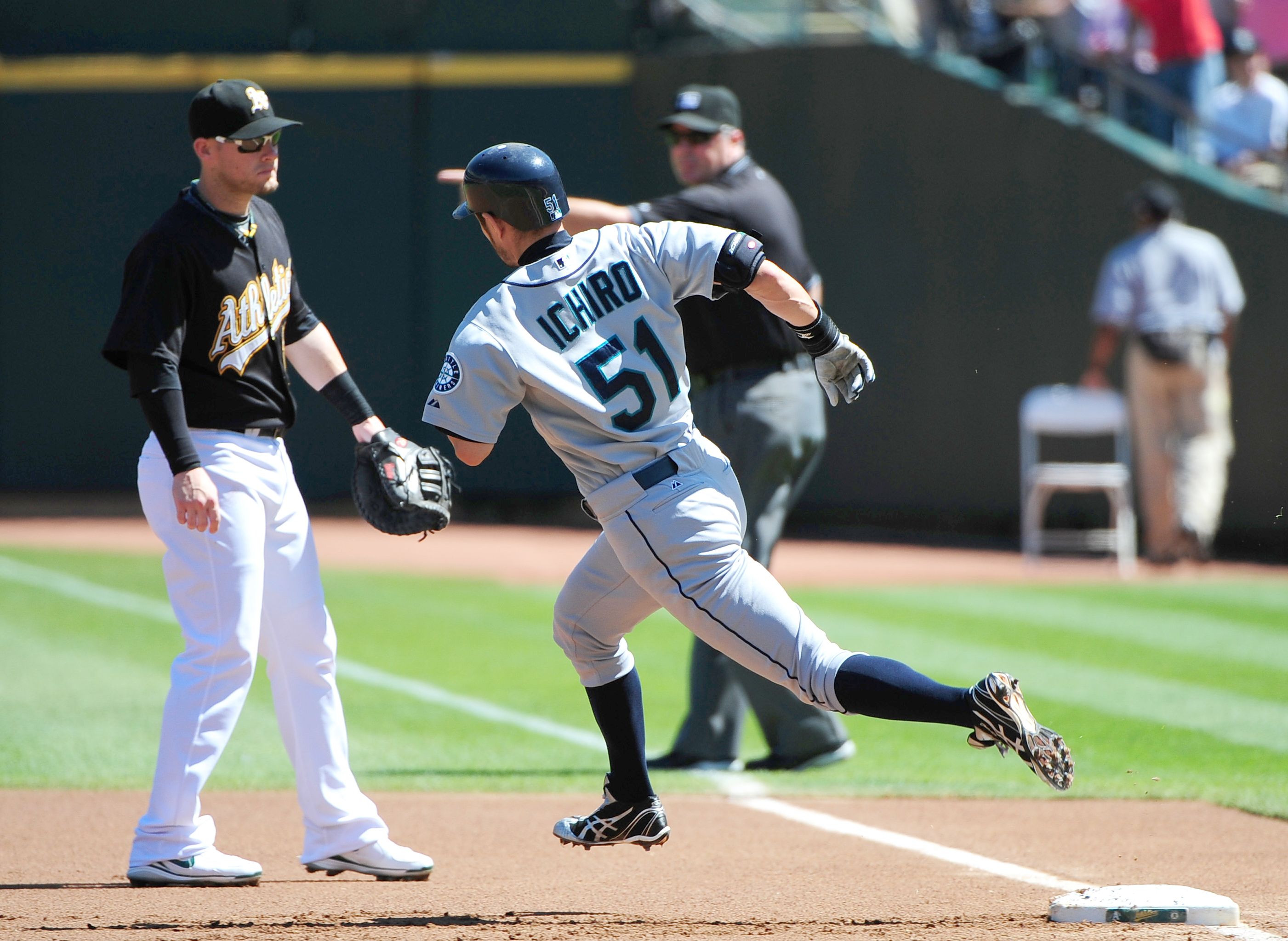 23 Ichiro Suzuki And Yumiko Photos & High Res Pictures - Getty Images