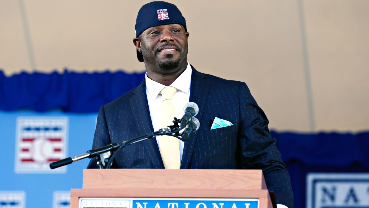 Baseball Hall of Fame: Ken Griffey Jr., Mike Piazza are Cooperstown odd  couple - ESPN