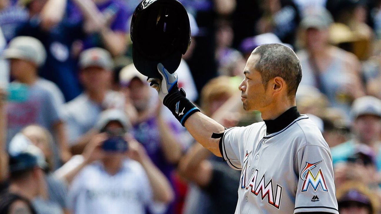 Ichiro Suzuki of the Miami Marlins is honored for his 3000th hit