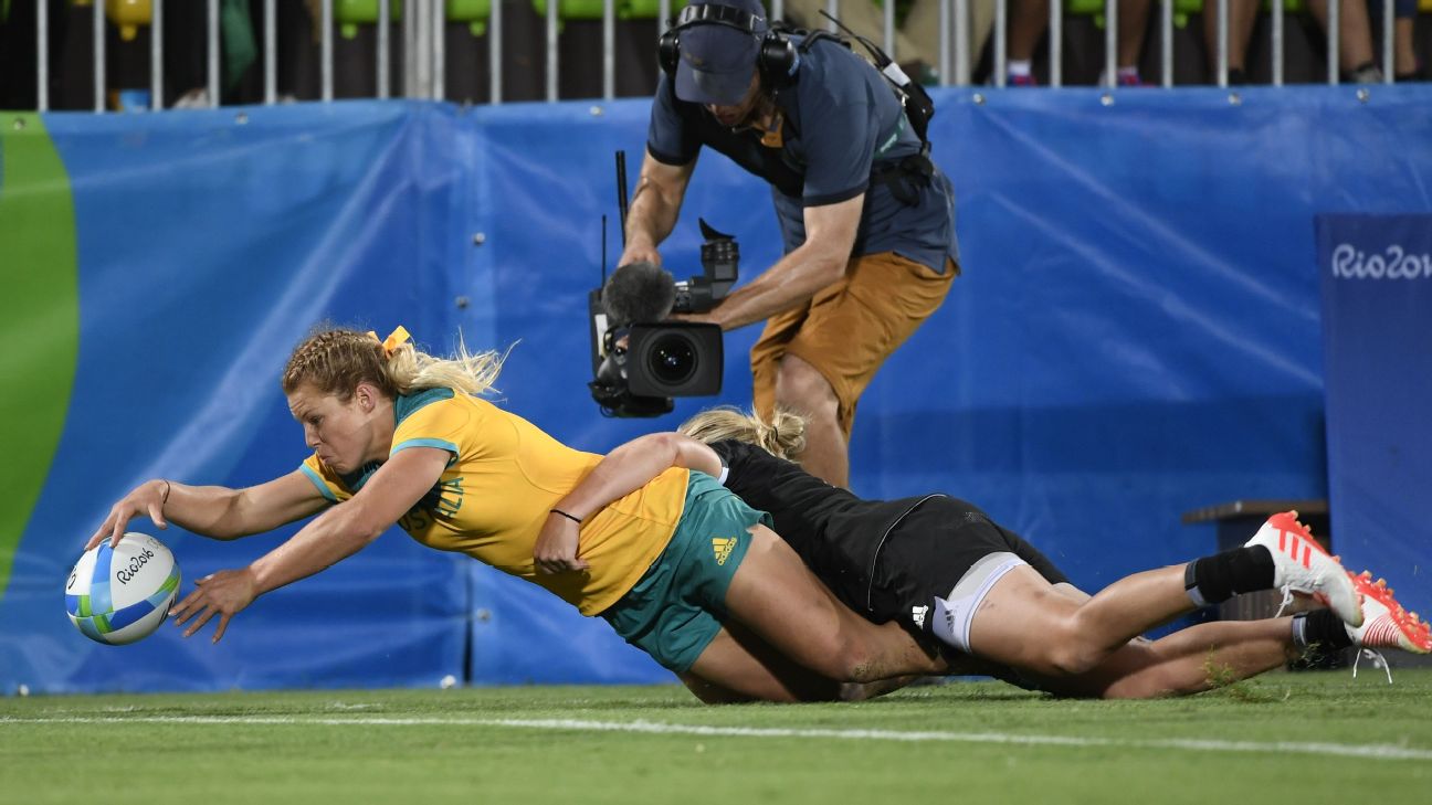 World Rugby Sevens - Charlotte Caslick shone for Australia on day one,  scoring four tries and helping her side to a quarter final spot.