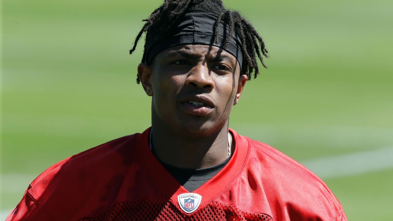 Tampa Bay Buccaneers cut CB Vernon Hargreaves before Saints game