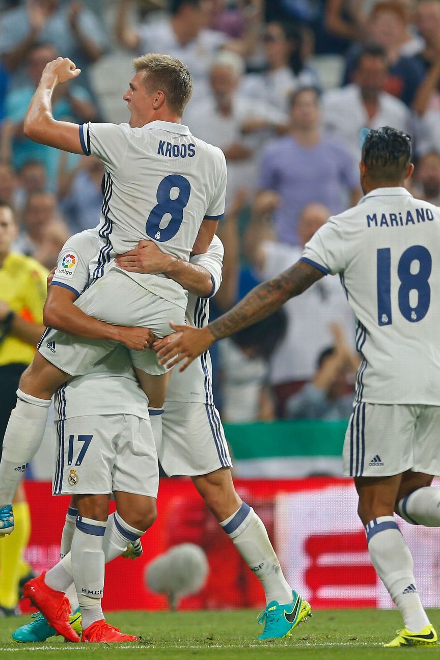 Watch Toni Kroos score direct from a corner as Real Madrid take on