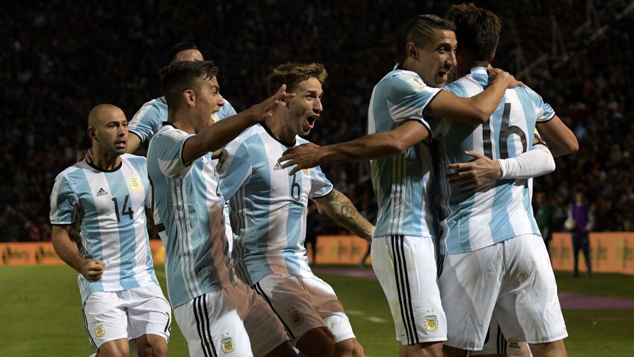 ESPN FC - Angel Correa takes over the No. 10 jersey from Lionel Messi for  their World Cup qualifier vs. Bolivia 