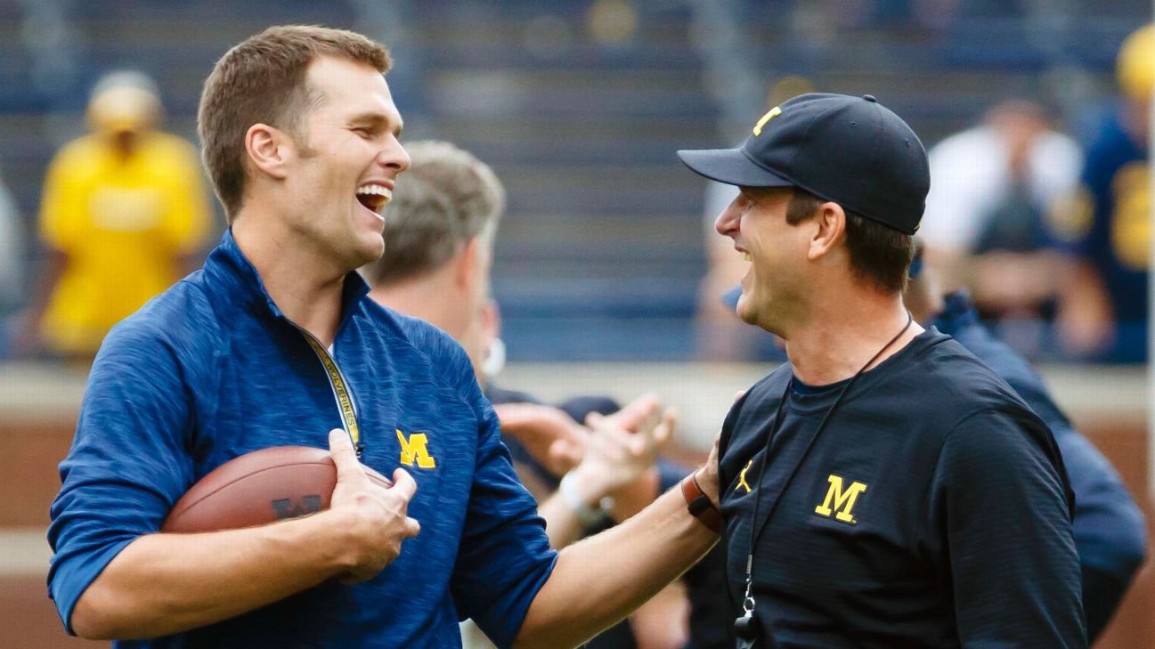 Tom Brady plays catch with Jim Harbaugh during visit to Michigan