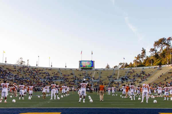 Longhorns CB appears to retweet transfer request; Rangers staffer