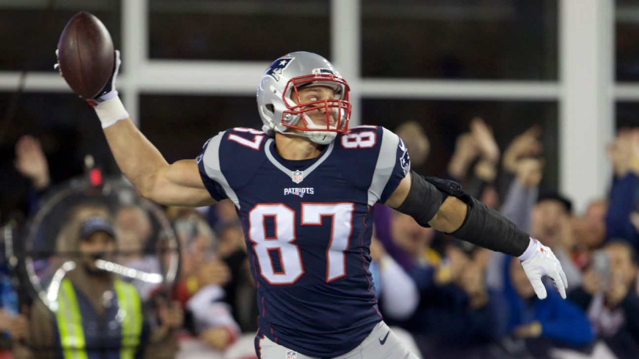 Rob Gronkowski Rips Patriots For 'Silly' Contract Situation - The