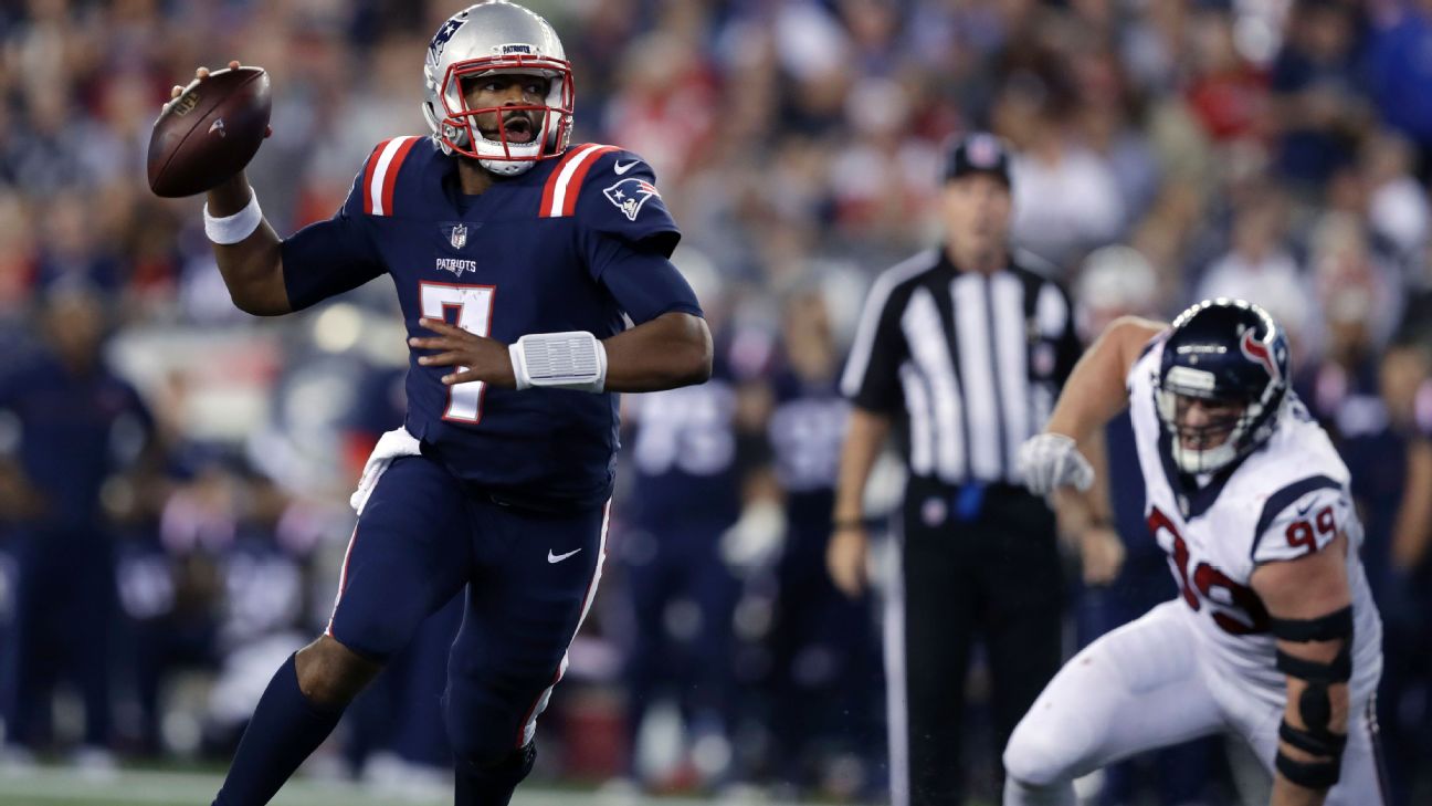 New England Patriots quarterback Jacoby Brissett (7) passes