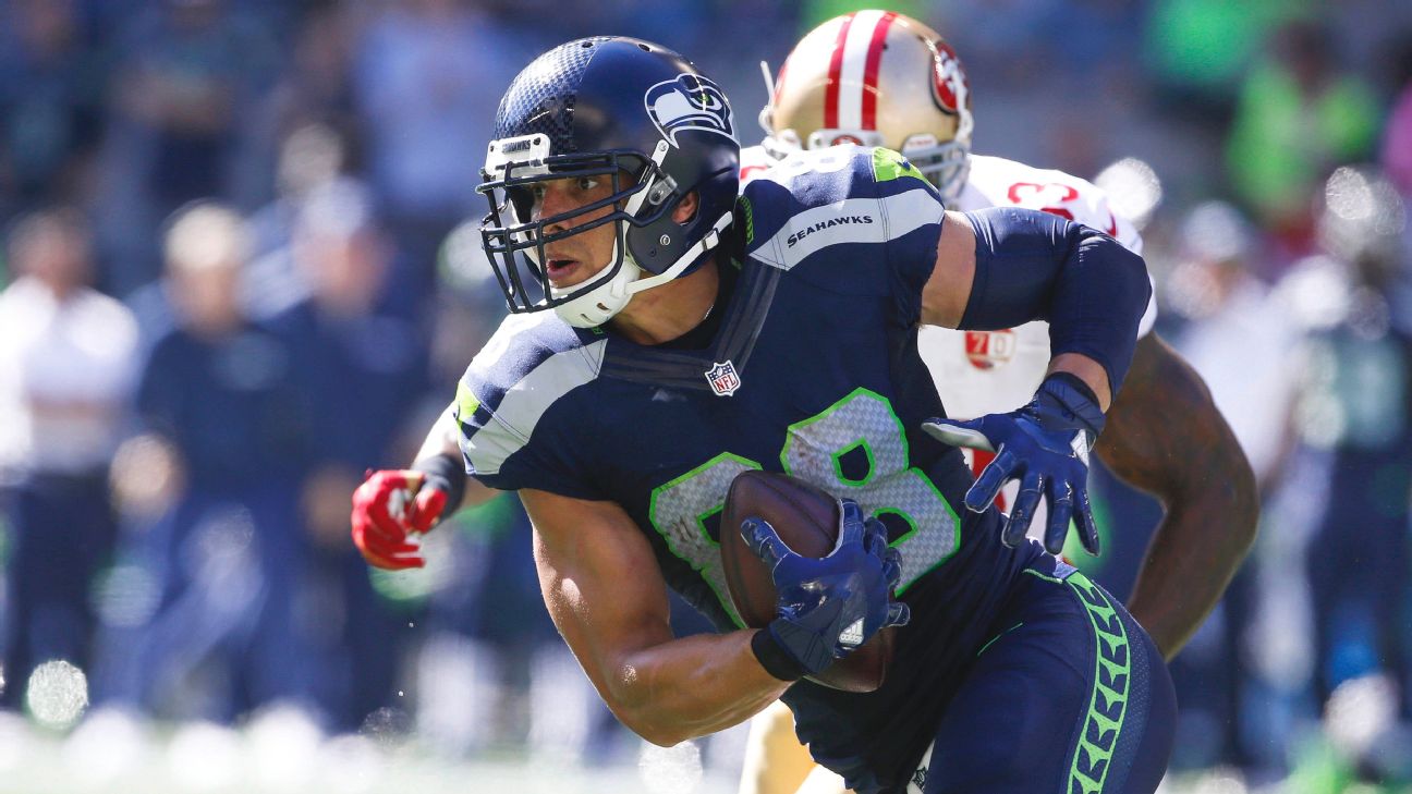 Seahawks Traded Max Unger for Jimmy Graham, and It's Hurting Them