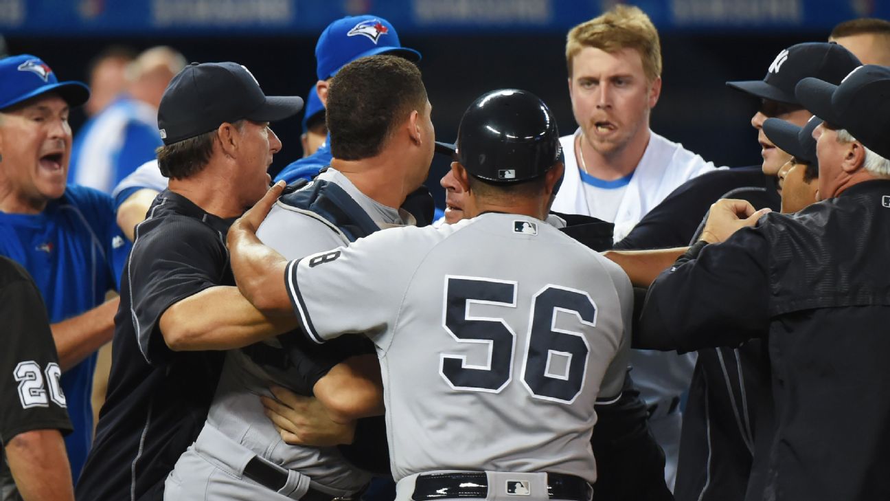 Benches clear in Yankees, Mets finale