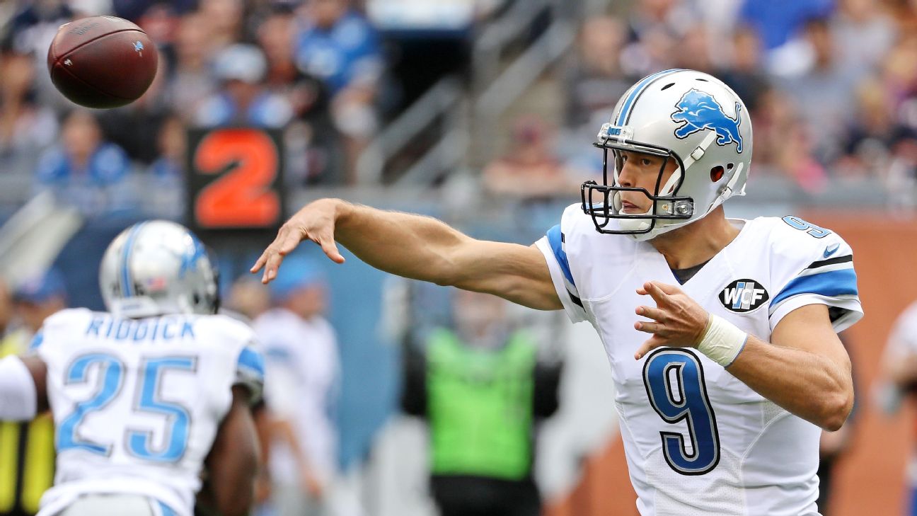 Detroit Lions quarterback Matthew Stafford (9) looks to pass in the first  quarter against the Washington Redskins at FedEx Field in Landover,  Maryland on Thursday, August 20, 2015. Credit: Ron Sachs/CNP 